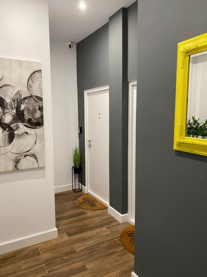 Moni Downtown Luxury Apartments Belgrado Exterior foto
